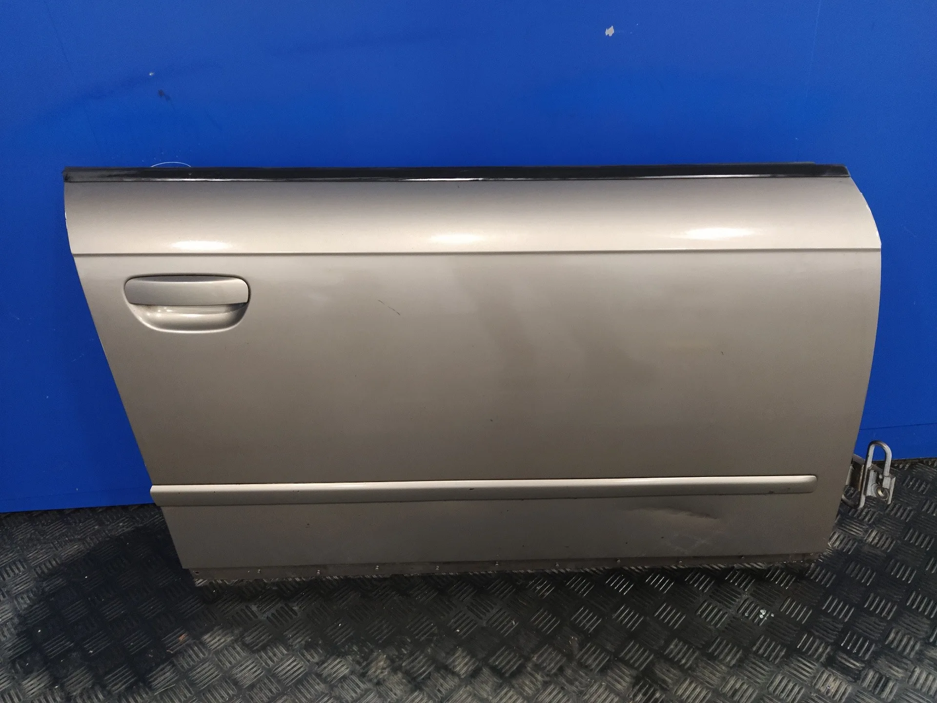 Puerta Delantera Derecha para Audi A4 Berlina (8E)
