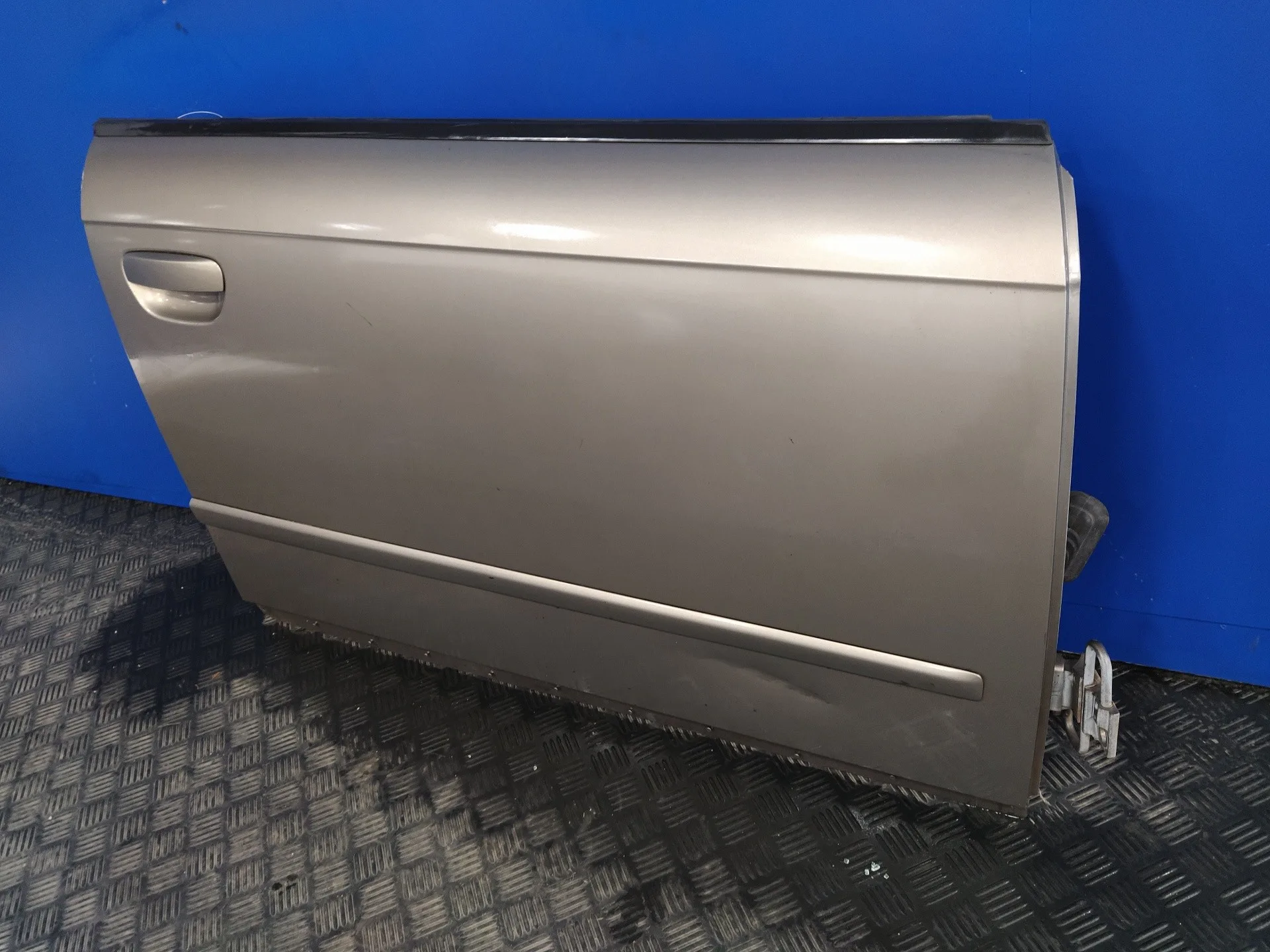 Puerta Delantera Derecha para Audi A4 Berlina (8E)