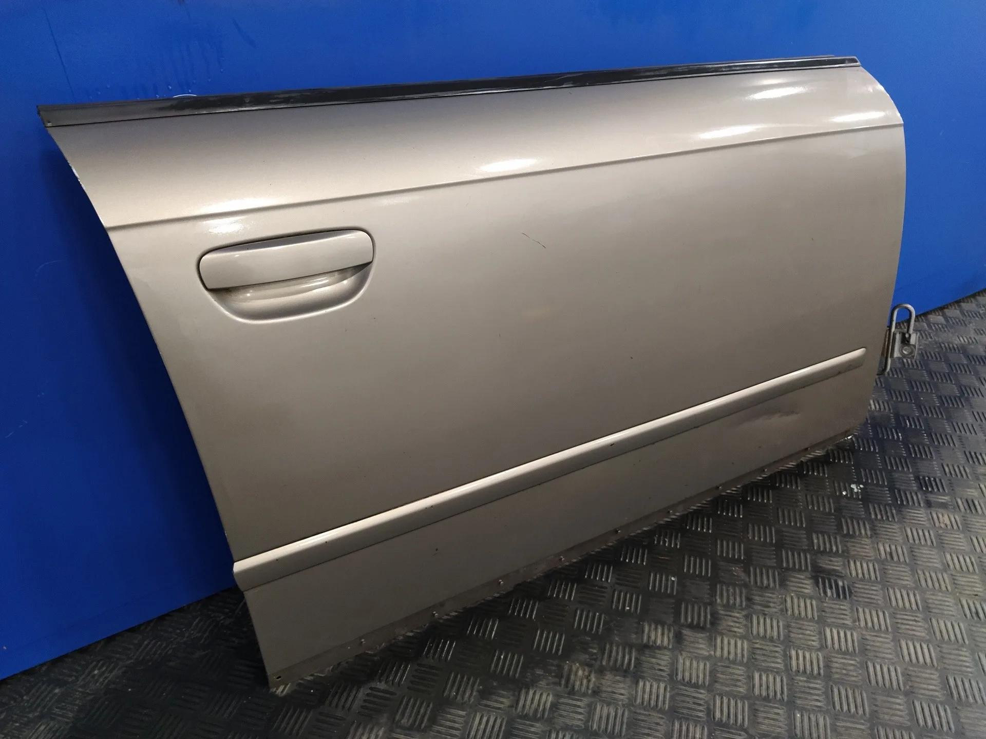 Puerta Delantera Derecha para Audi A4 Berlina (8E)