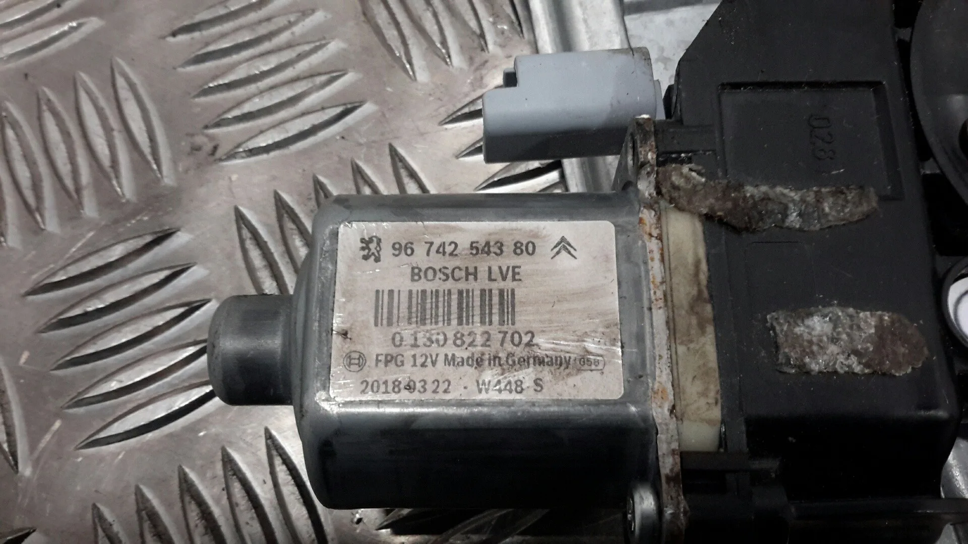 Elevalunas Delantero Derecho para Peugeot 208
