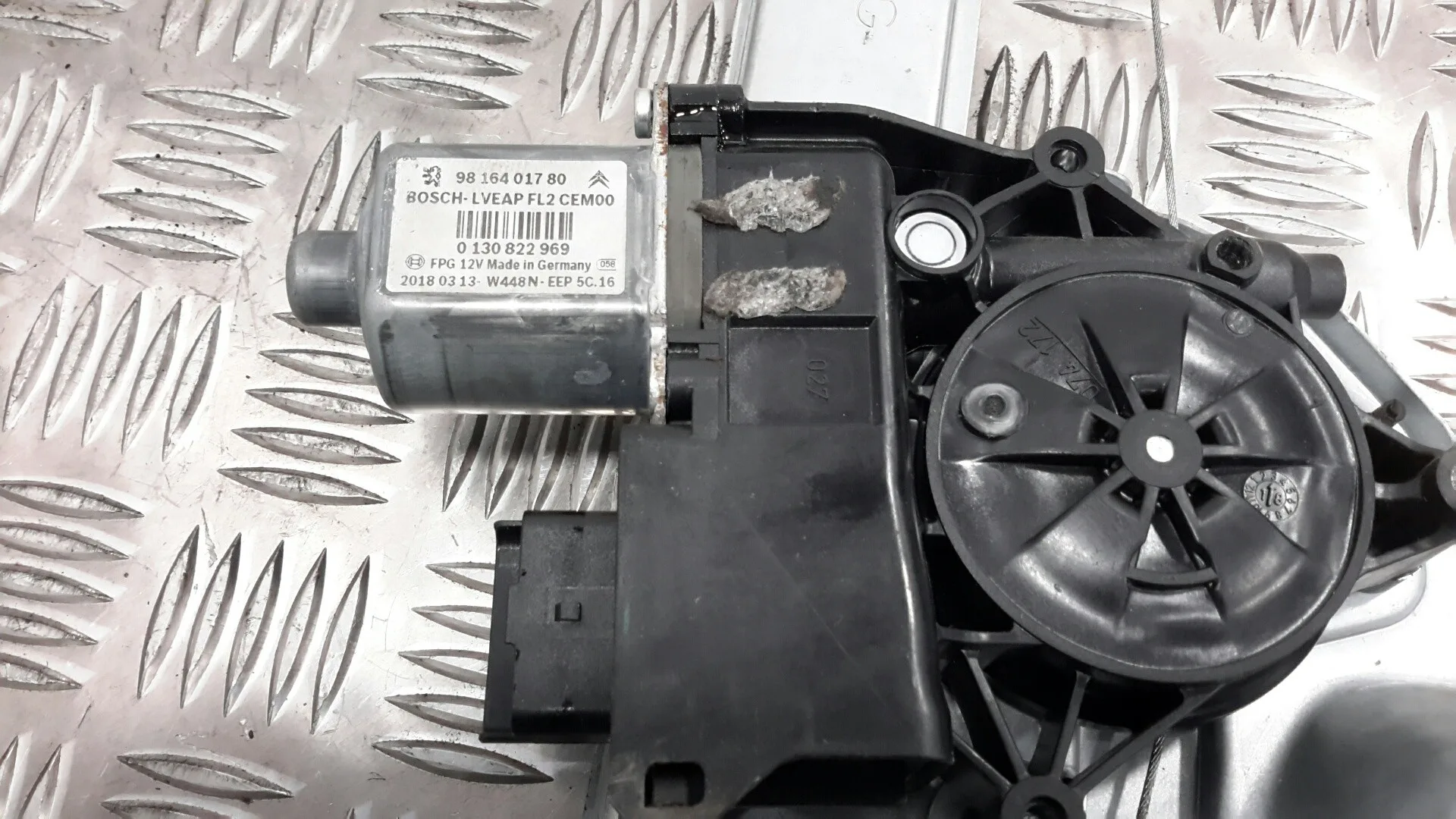Elevalunas Delantero Izquierdo para Peugeot 208