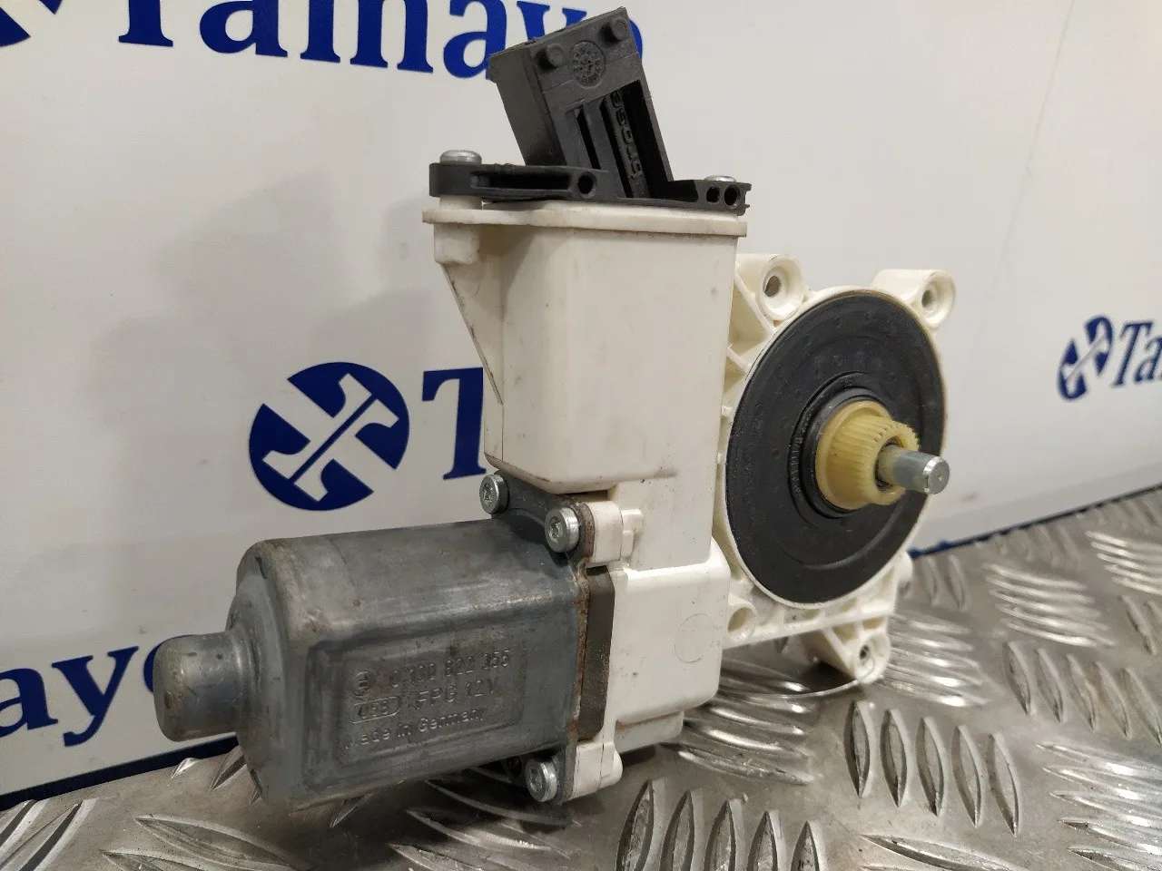 Motor Elevalunas Delantero Derecho para Opel Astra Twin Top