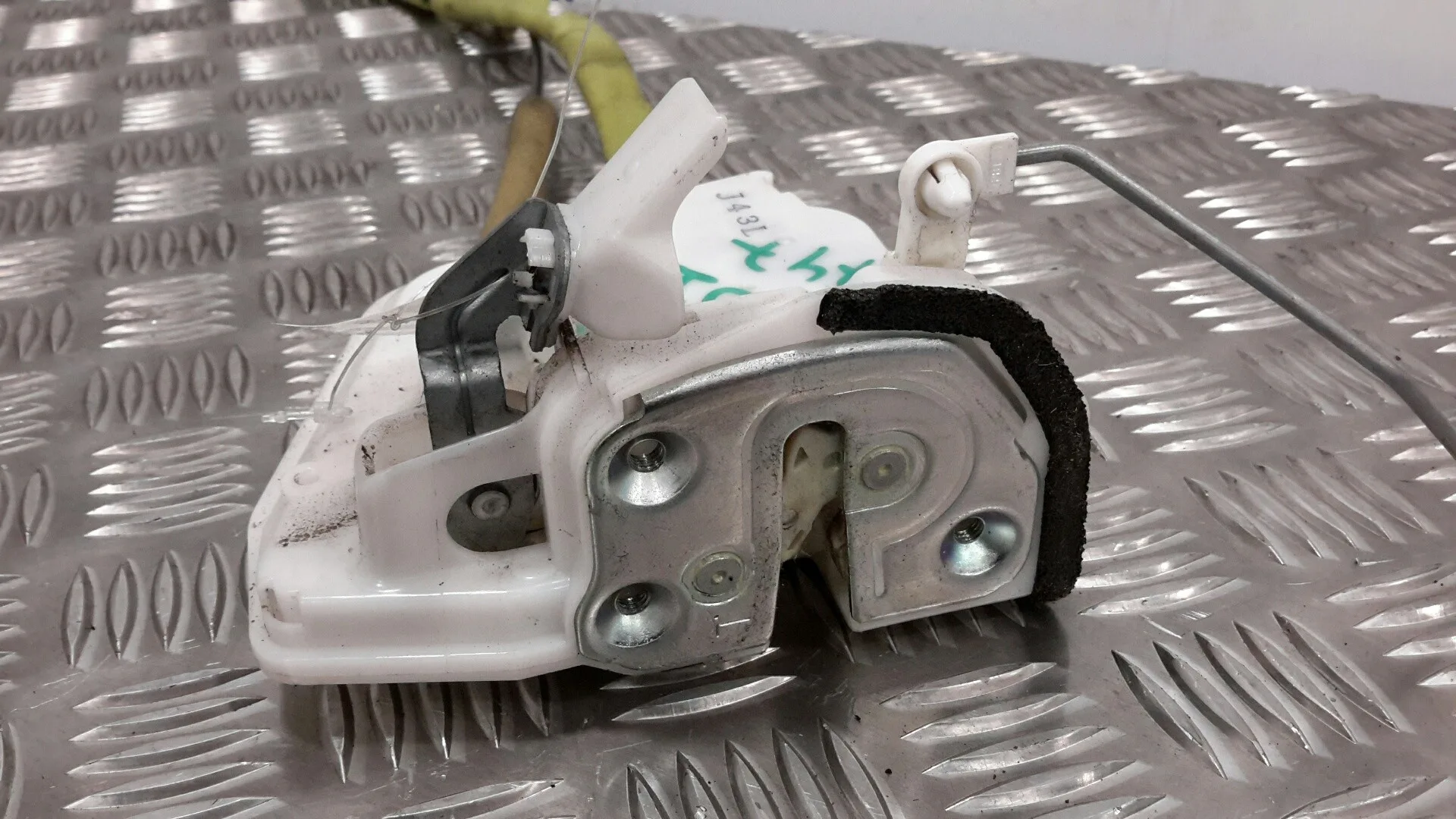 Cerradura Puerta Delantera Izquierda para Mazda 3 Lim. (Bl)