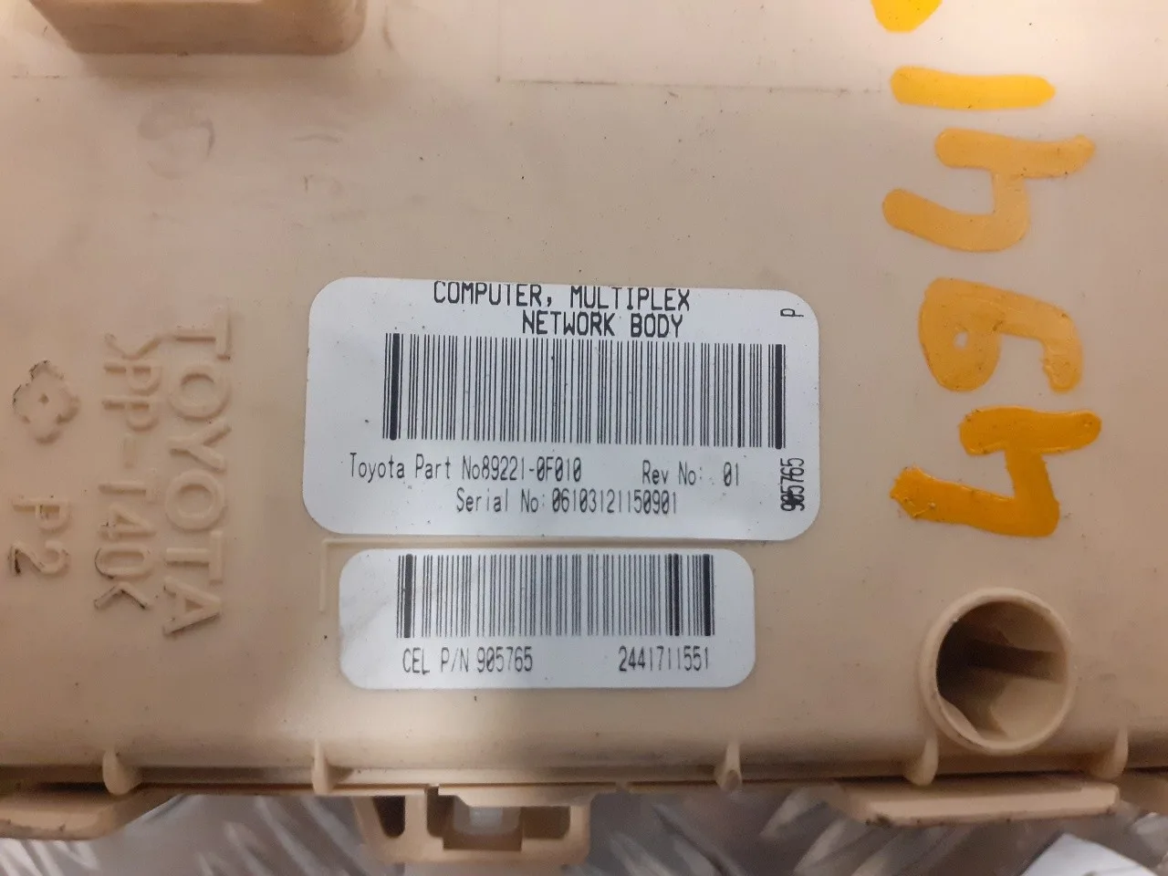 Caja Reles / Fusibles para Toyota Corolla Verso (R1)