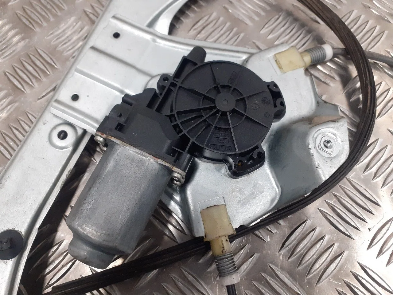 Elevalunas Delantero Derecho para Renault Clio Iii