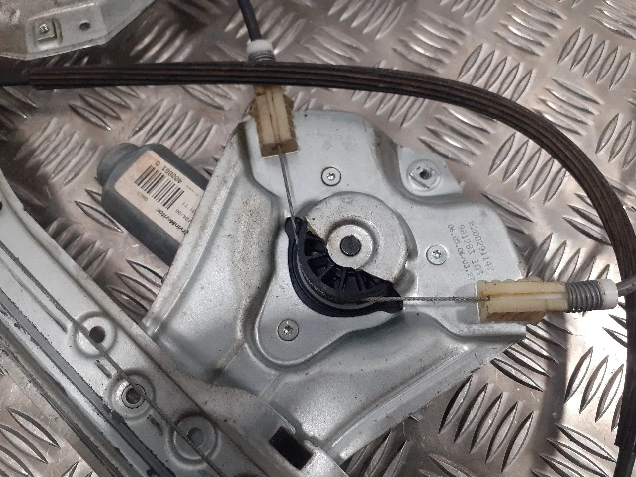 Elevalunas Delantero Derecho para Renault Clio Iii