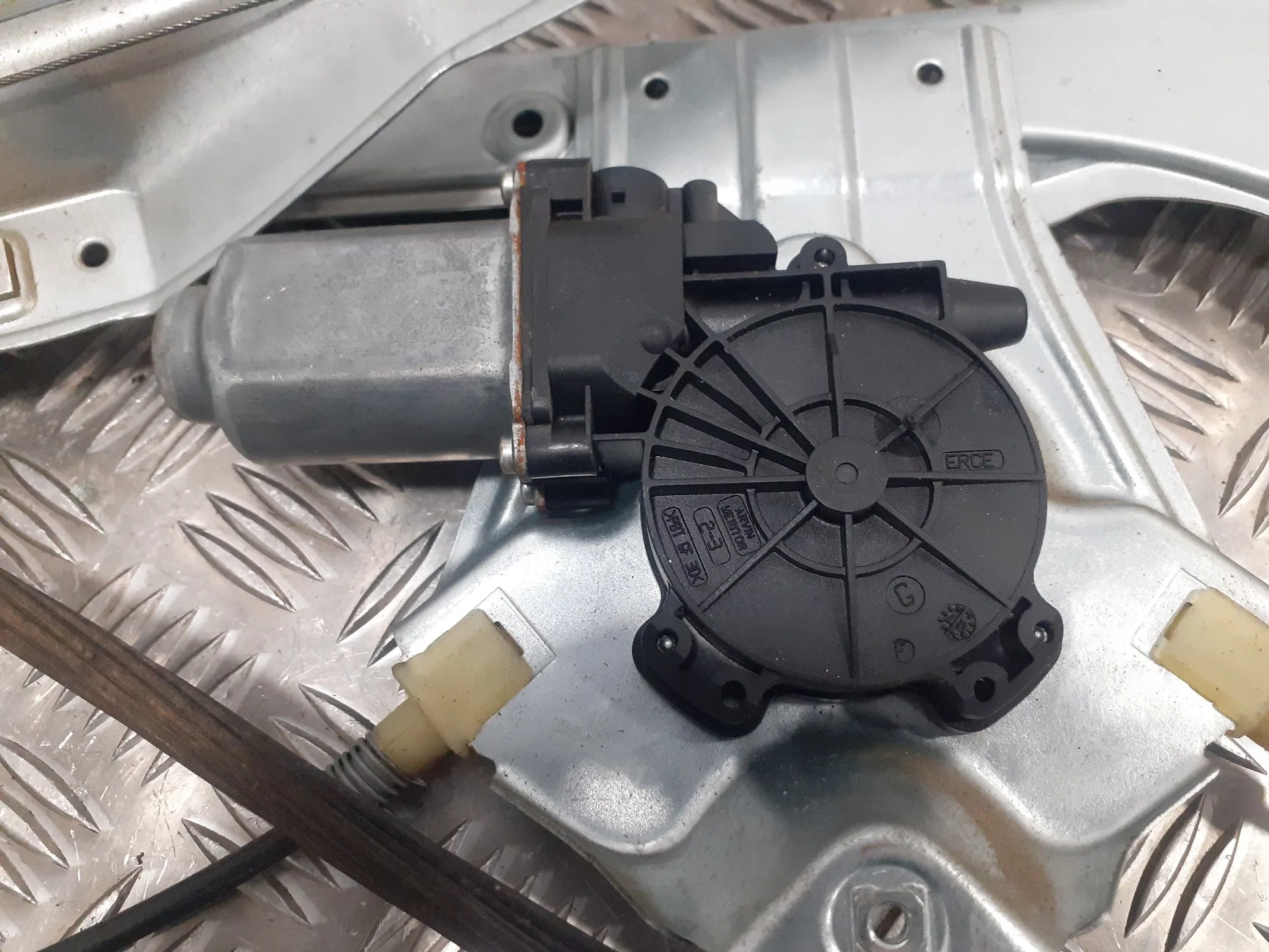Elevalunas Delantero Derecho para Renault Clio Iii