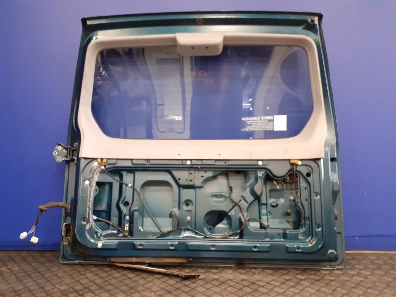 Porton Trasero para Mitsubishi Montero (V60/V70)