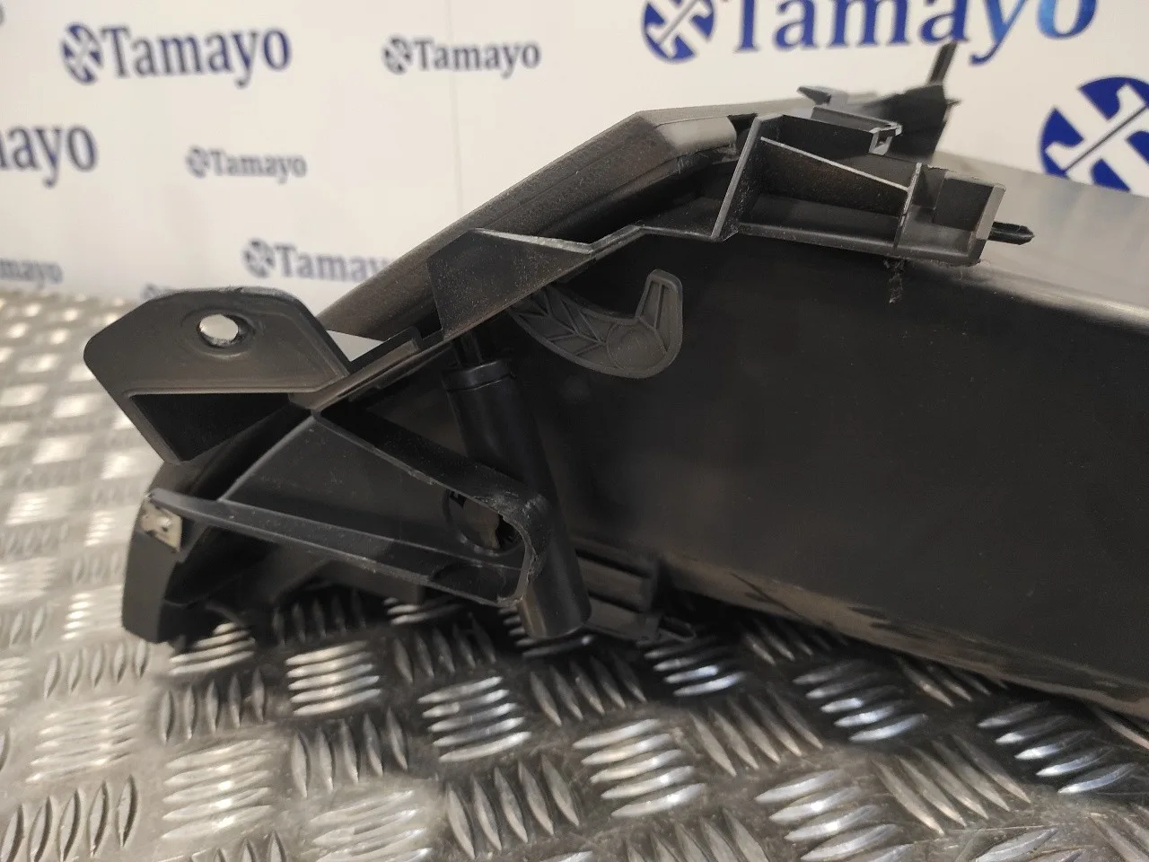 Guantera para Ford Kuga (Cbv)