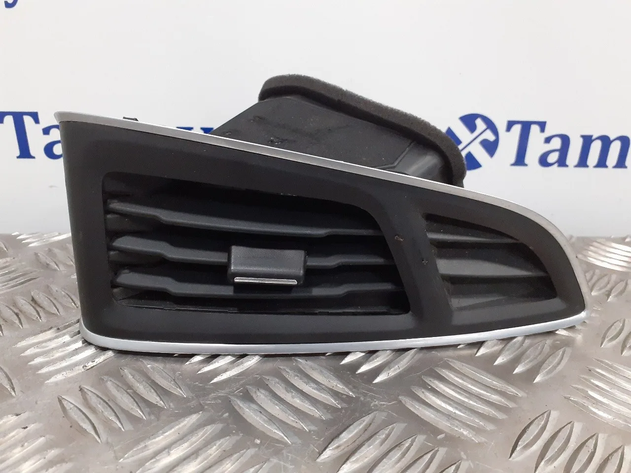 Rejilla Aireadora para Ford Focus Turn. (Cb8)