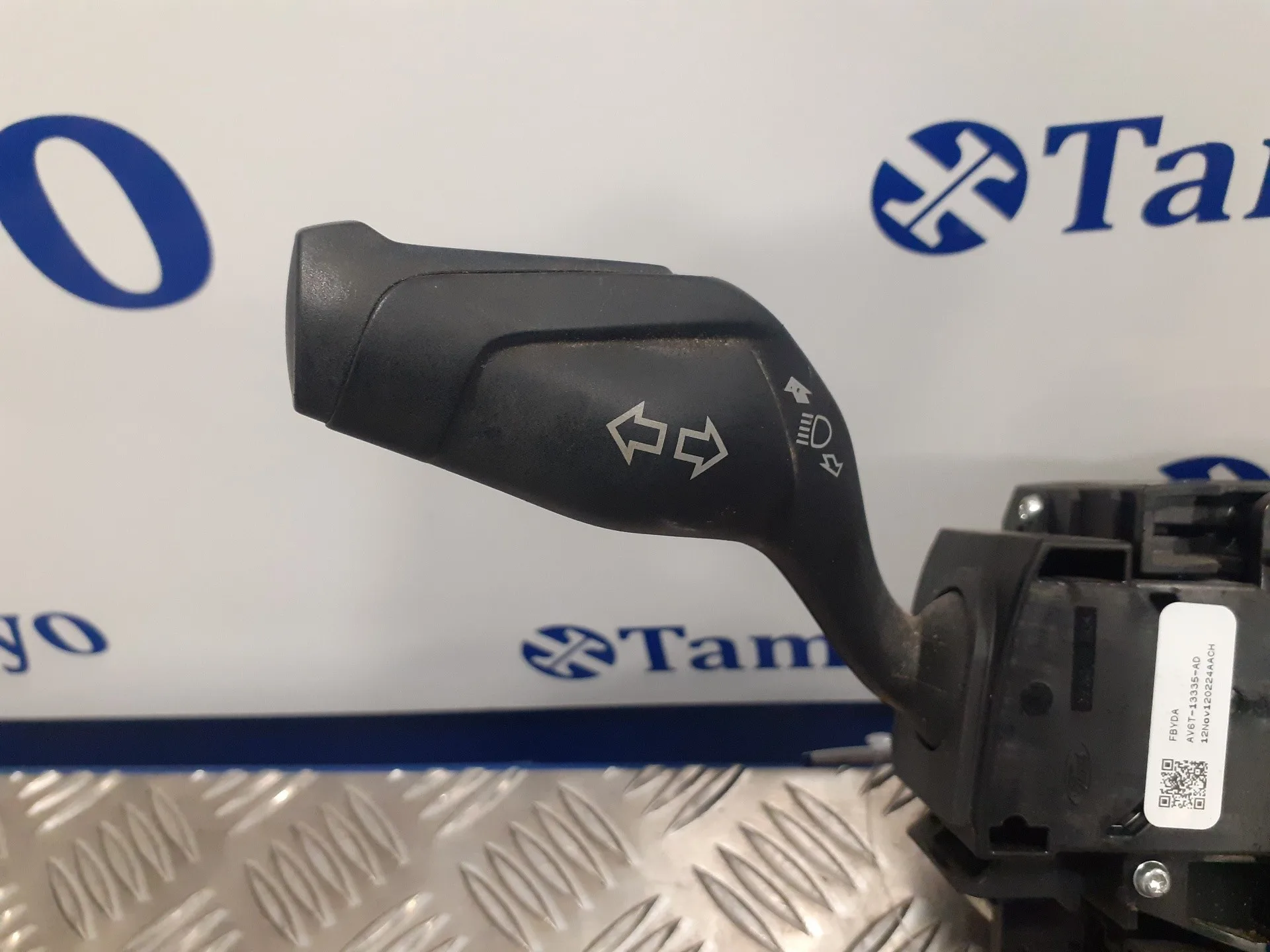 Mando Multifuncion para Ford Focus Turn. (Cb8)