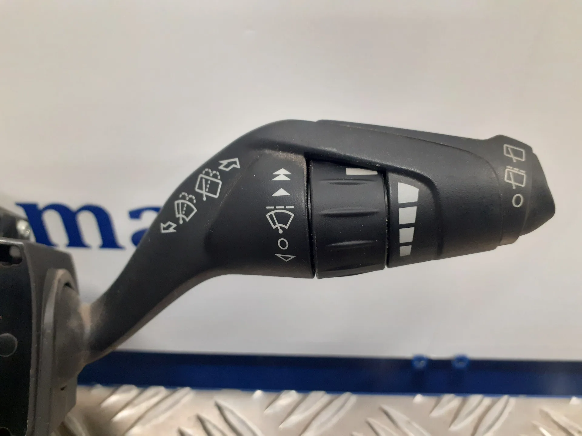 Mando Multifuncion para Ford Focus Turn. (Cb8)