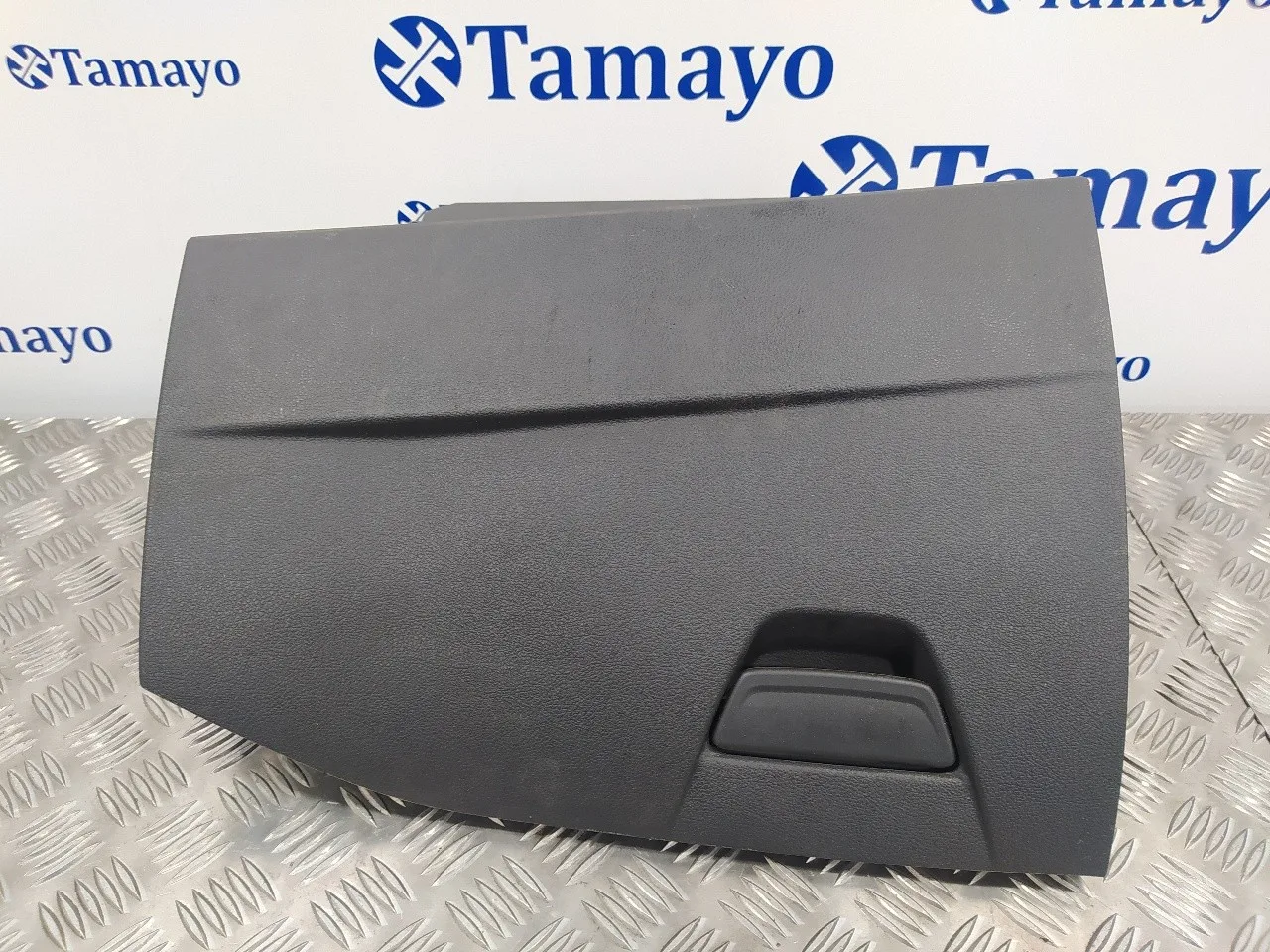 Guantera para Ford Focus Turn. (Cb8)