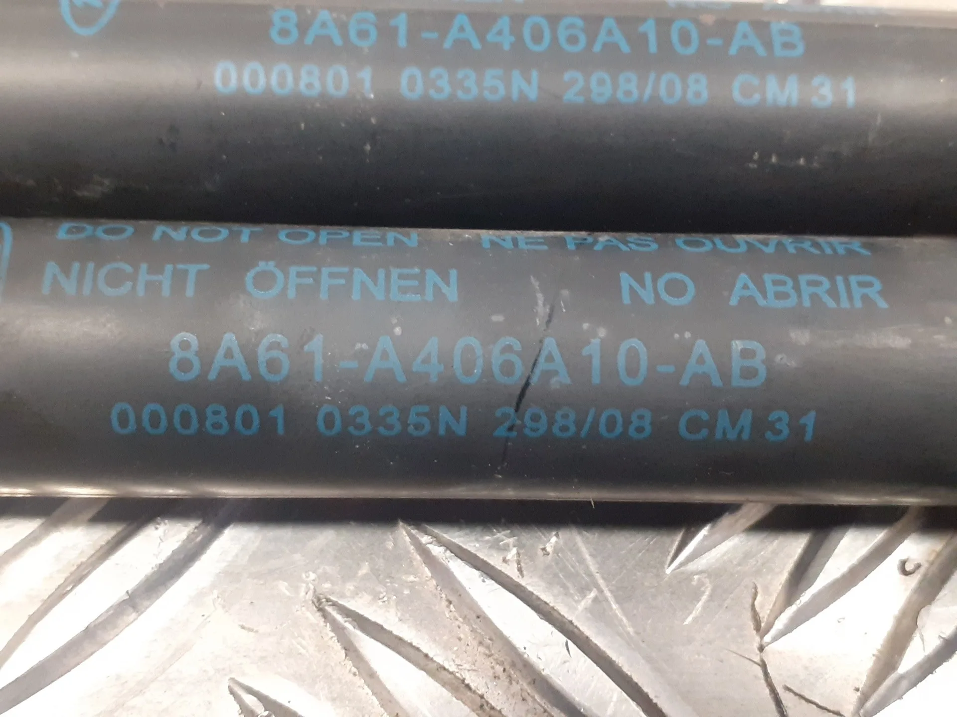 Amortiguadores Maletero / Porton para Ford Fiesta (Cb1)