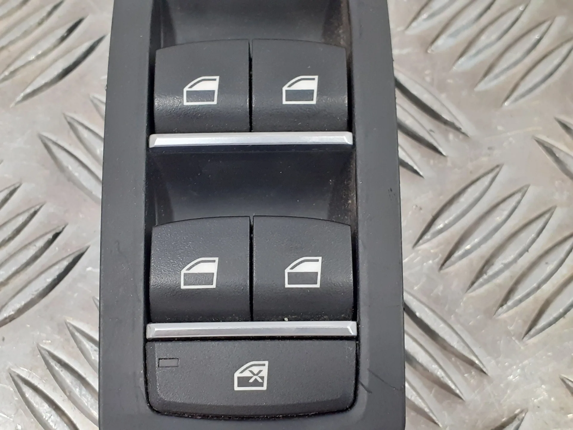 Mando Elevalunas Delantero Izquierdo para Bmw Serie 3 Lim. (F30)
