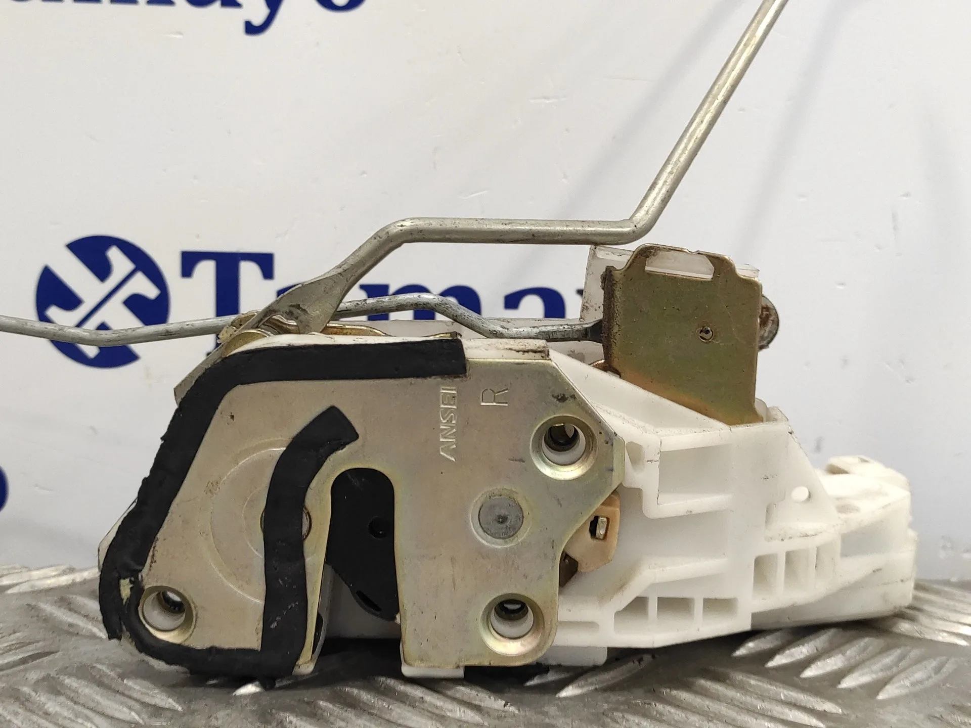 Cerradura Puerta Delantera Derecha para Mitsubishi Montero (V60/V70)