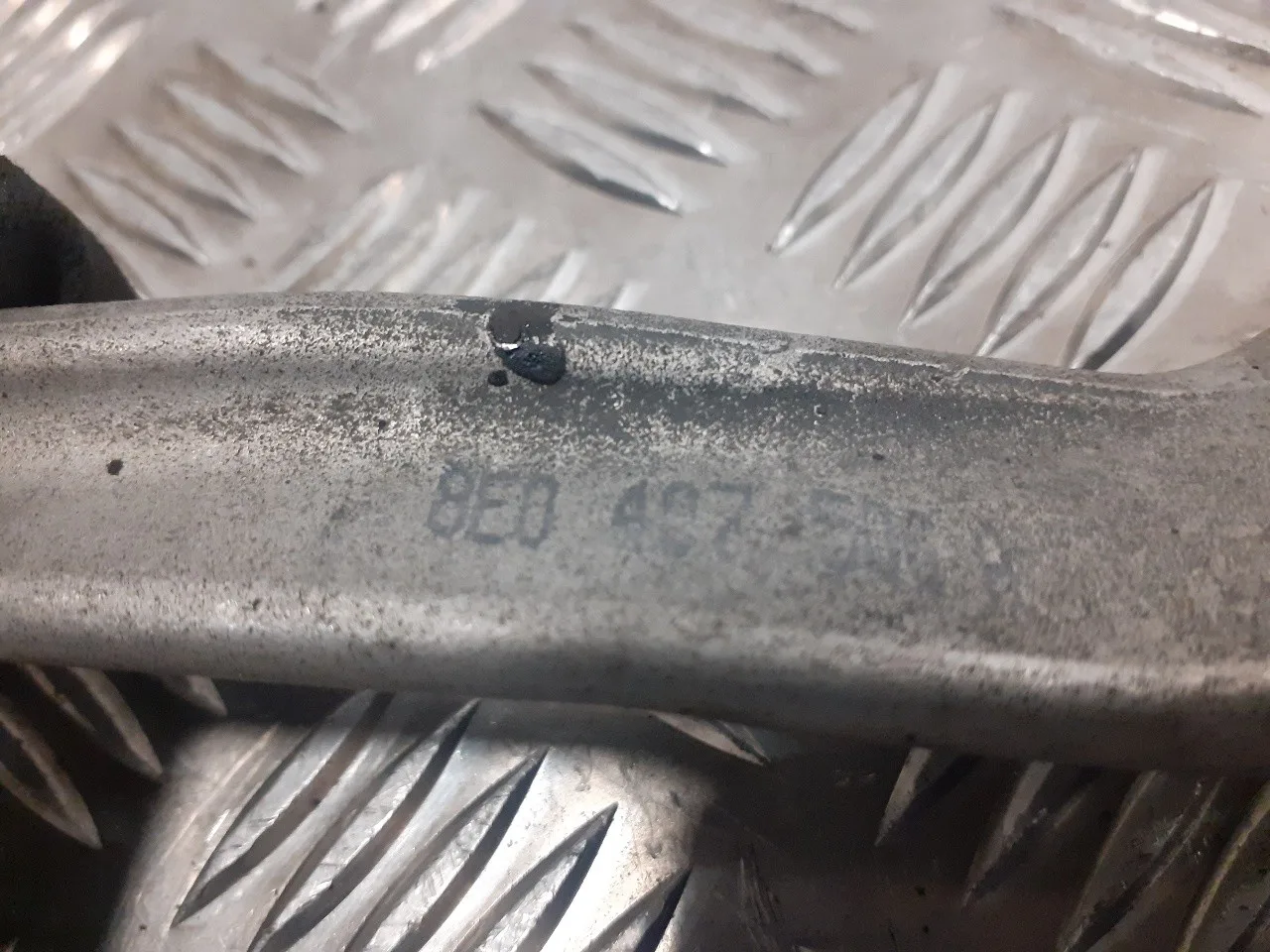 Tirante Delantero Derecho para Volkswagen Passat Berlina (3B3)