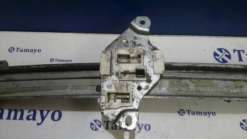 Elevalunas Delantero Derecho para Nissan Almera (N15)