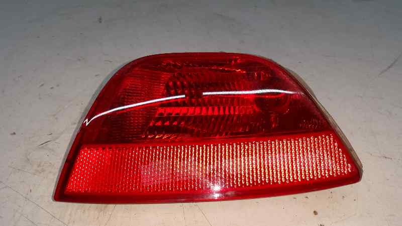 Faro Antiniebla Trasero Izquierdo para Ford Focus Berlina (Cap)