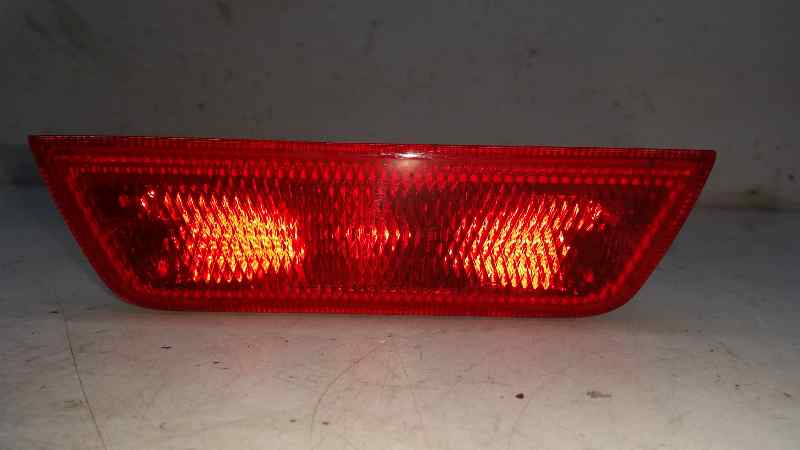 Faro Antiniebla Trasero Central para Nissan Micra (K13)