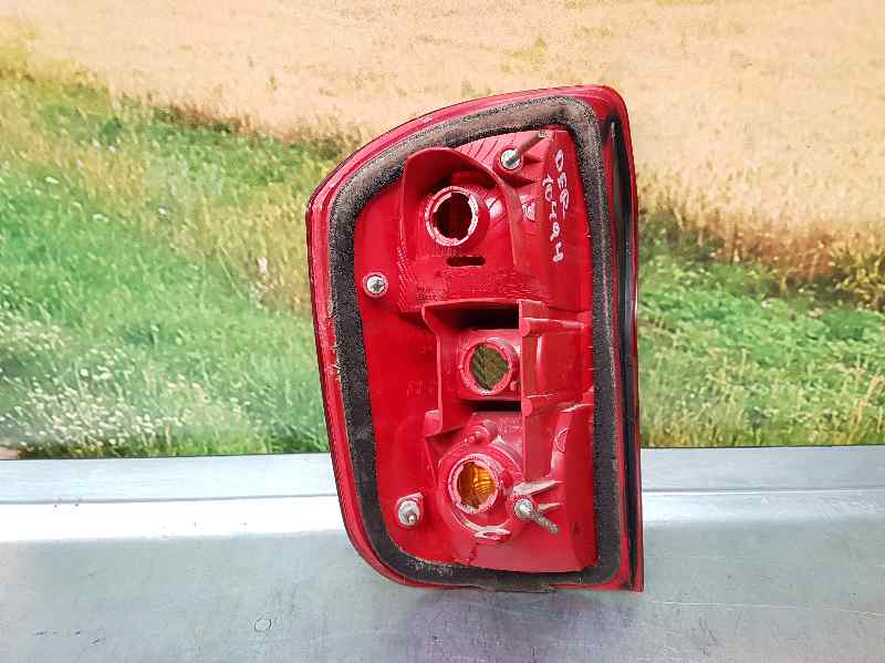 Piloto Trasero Derecho para Toyota Rav 4 (A2)
