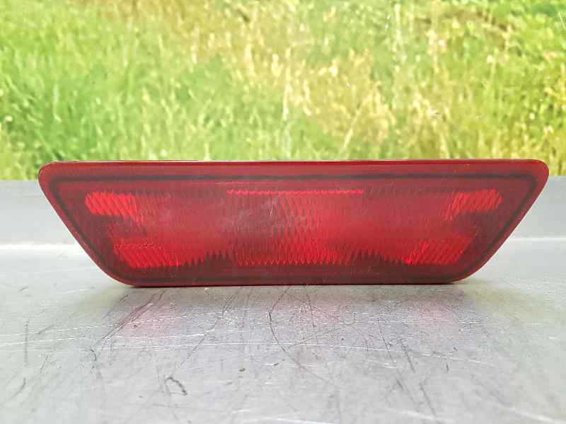 Faro Antiniebla Trasero Central para Nissan Juke (F15)