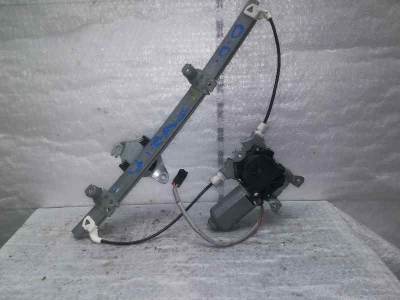 Elevalunas Delantero Derecho para Nissan Almera (N16/E)