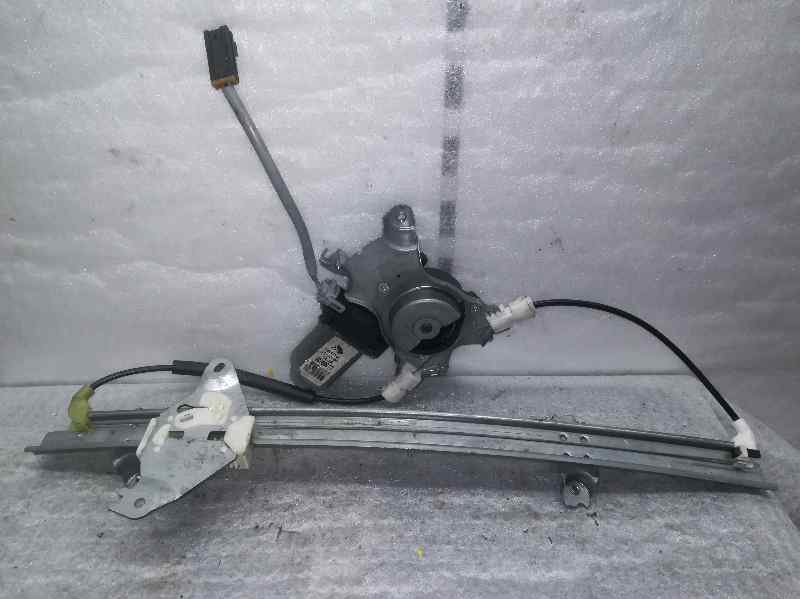 Elevalunas Delantero Derecho para Nissan Almera (N16/E)