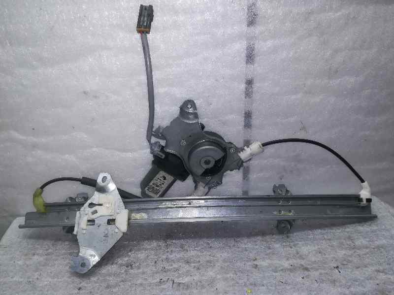 Elevalunas Delantero Derecho para Nissan Almera (N16/E)