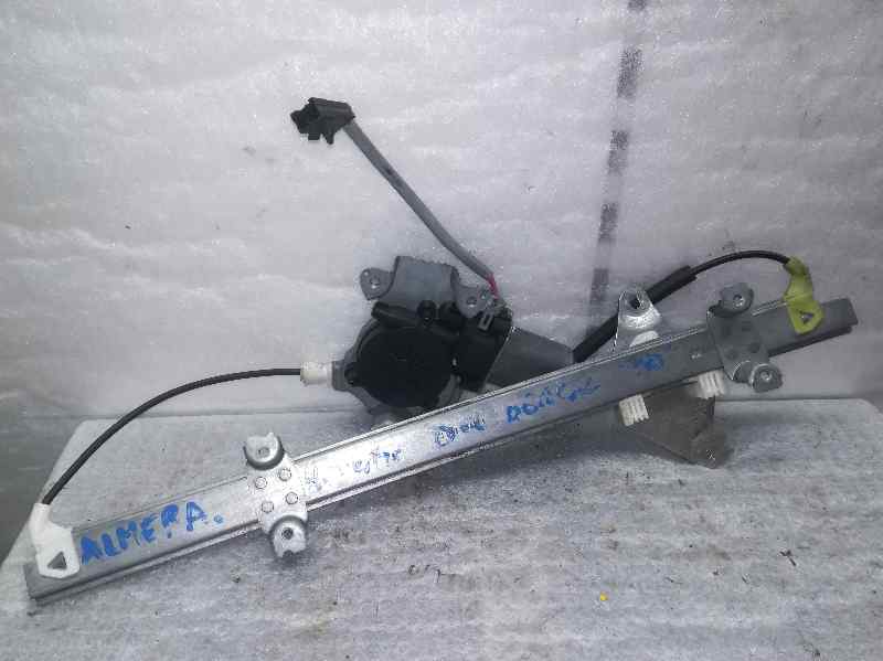 Elevalunas Delantero Derecho para Nissan Almera (N16/E)