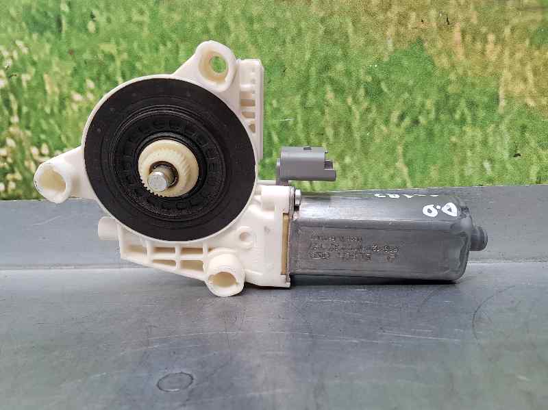 Motor Elevalunas Delantero Derecho para Peugeot 307 (S1)