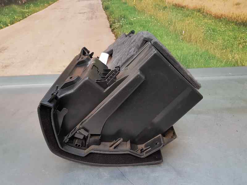 Guantera para Mercedes-Benz Clase C Coupe (W205)