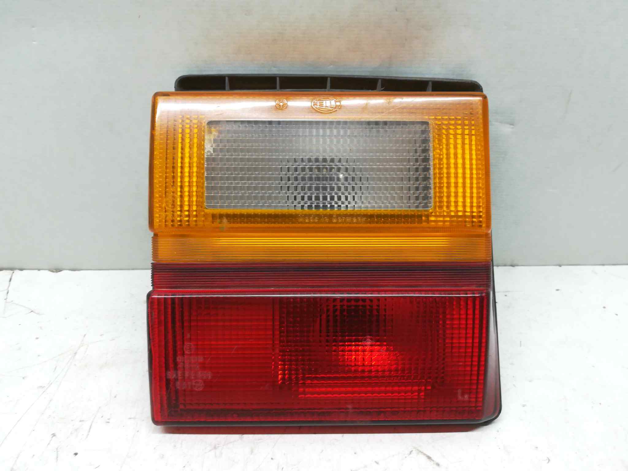 Piloto Trasero Izquierdo para Audi 100 Berlina (443)
