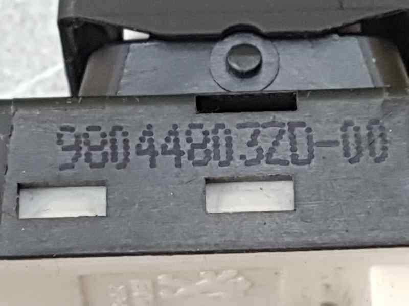 Mando Elevalunas Delantero Derecho para Peugeot 3008