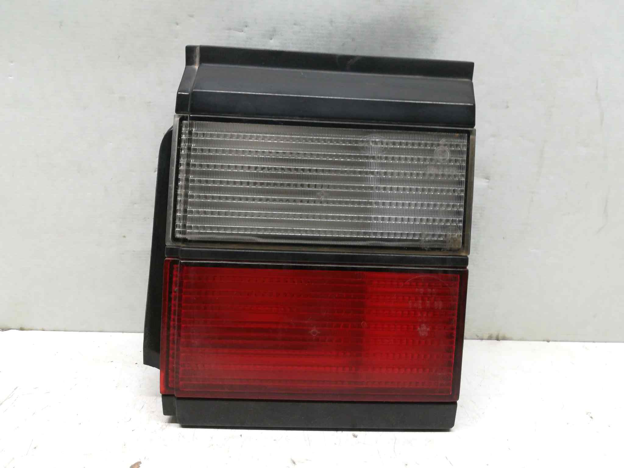 Piloto Trasero Derecho para Volkswagen Passat Berlina (3A2)