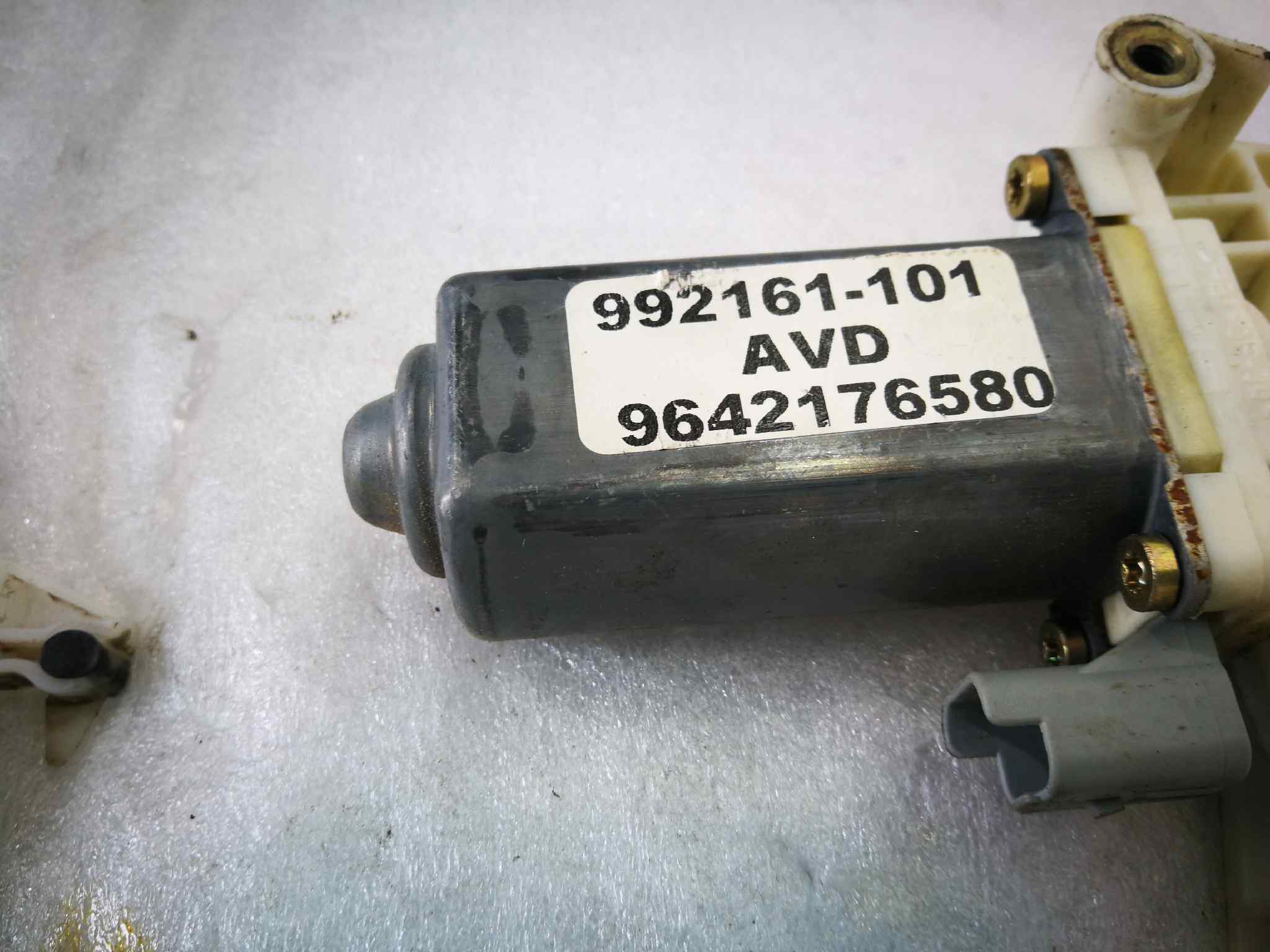 Elevalunas Delantero Derecho para Peugeot 406 Berlina (S1/S2)