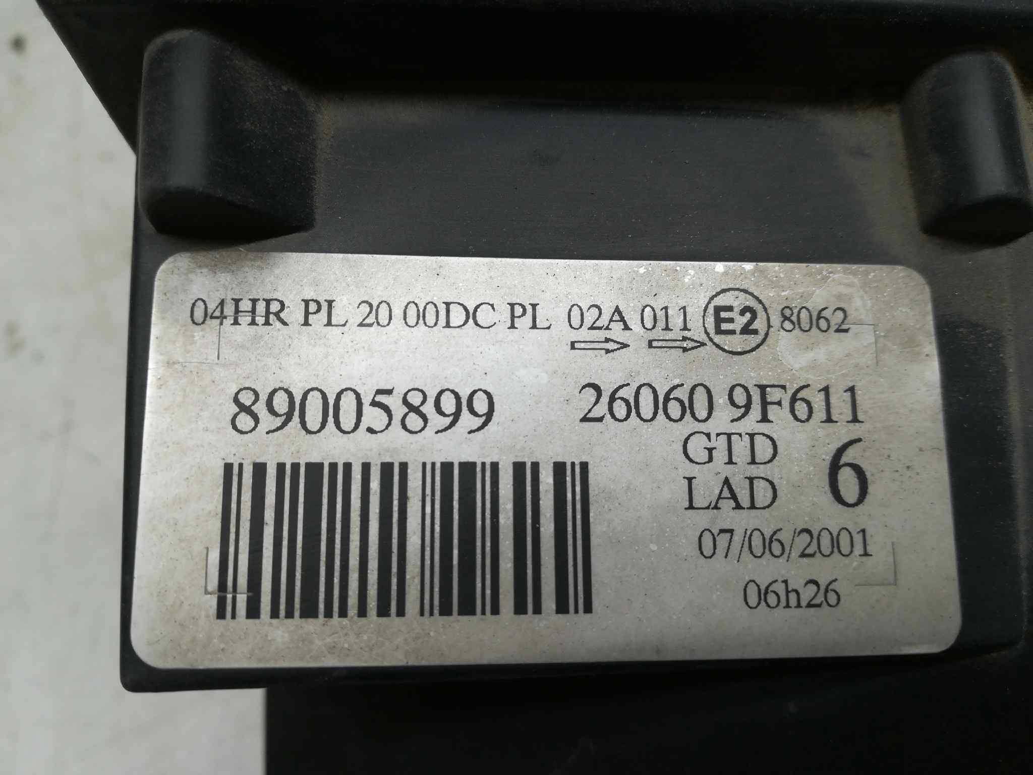 Faro Izquierdo para Nissan Primera Berlina (P11)