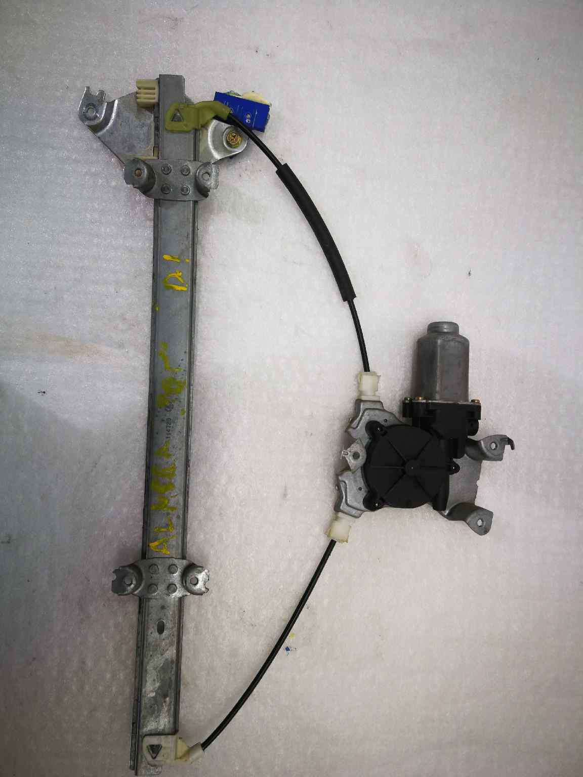 Elevalunas Delantero Izquierdo para Nissan Almera (N16/E)