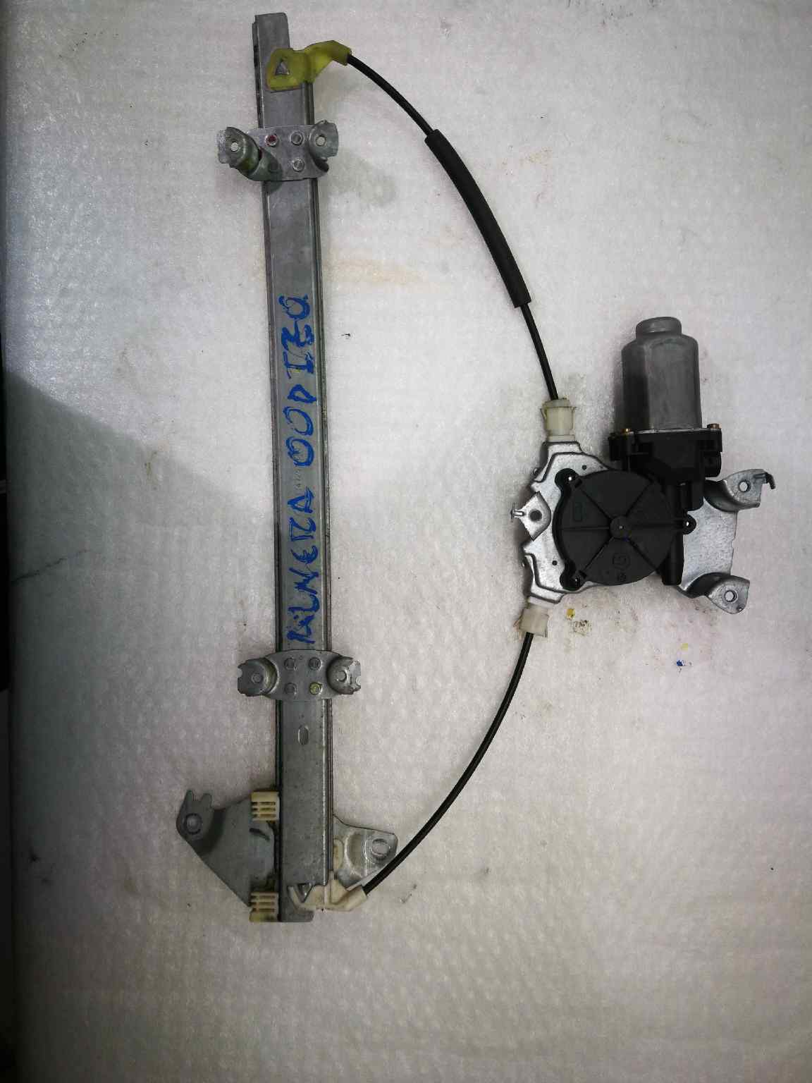 Elevalunas Delantero Izquierdo para Nissan Almera (N16/E)