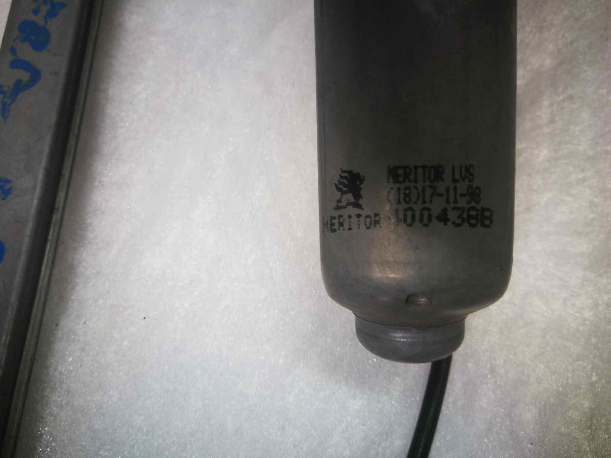 Elevalunas Delantero Derecho para Nissan Primera Berlina (P11)