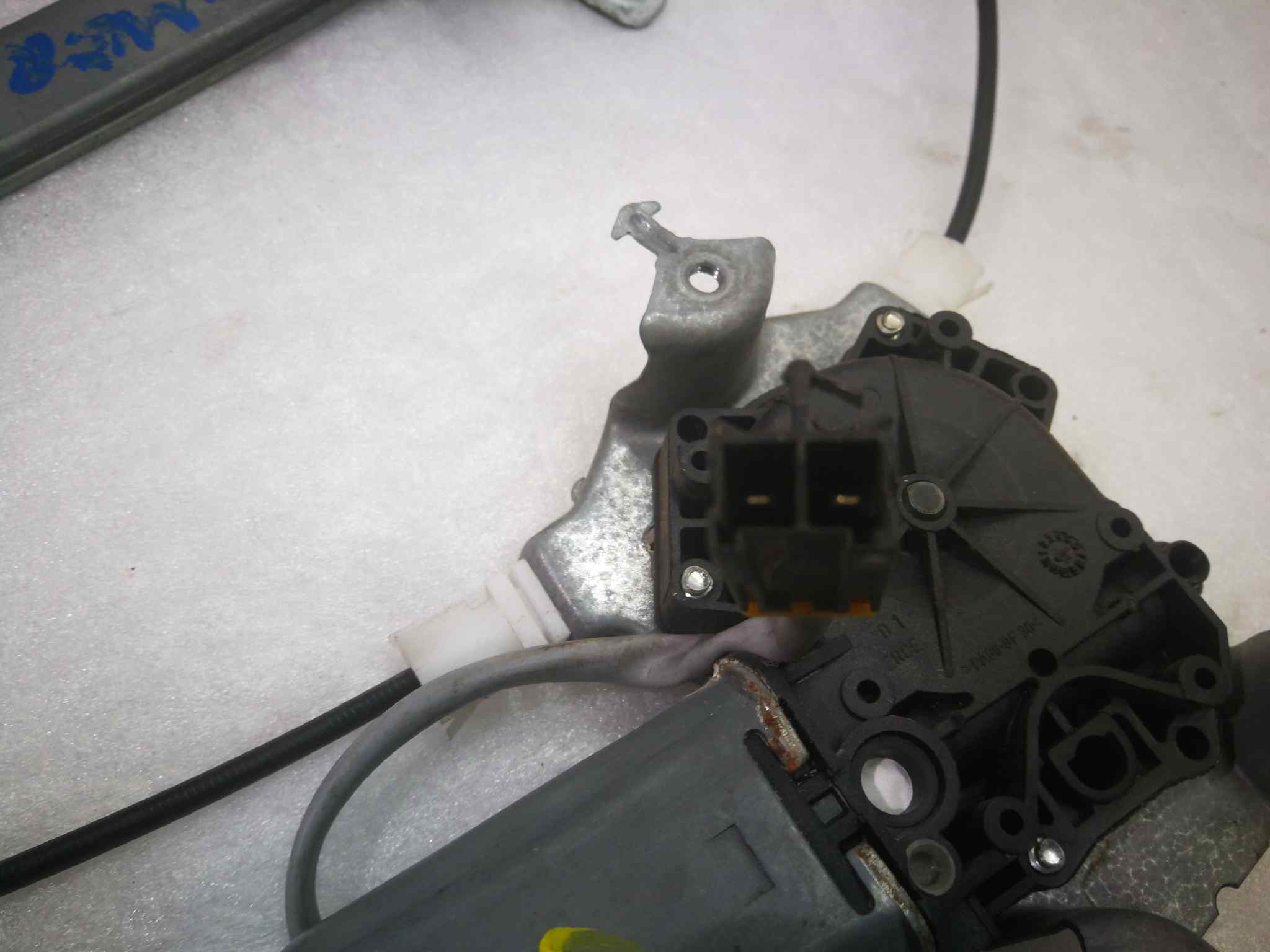 Elevalunas Delantero Derecho para Nissan Primera Berlina (P11)