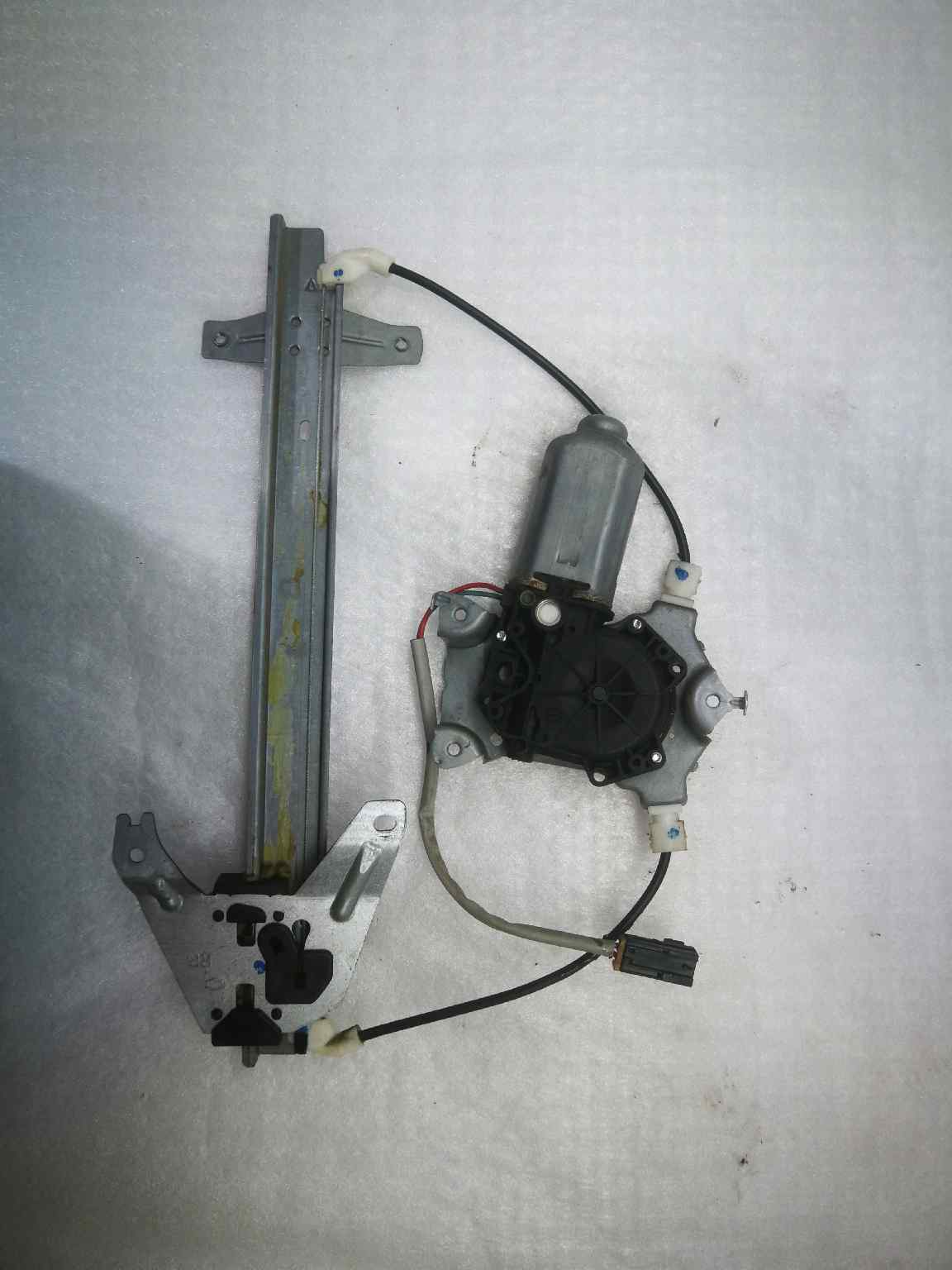 Elevalunas Trasero Derecho para Nissan Primera Berlina (P11)
