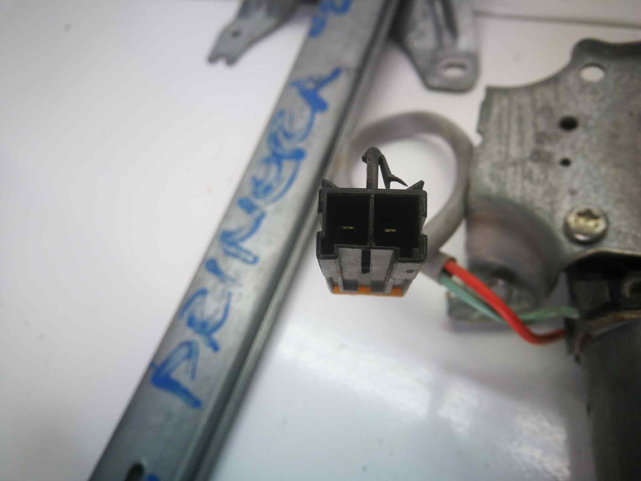 Elevalunas Trasero Derecho para Nissan Primera Berlina (P11)