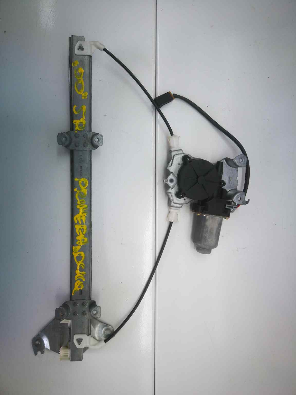 Elevalunas Delantero Derecho para Nissan Primera Berl./Familiar (P10/W10)