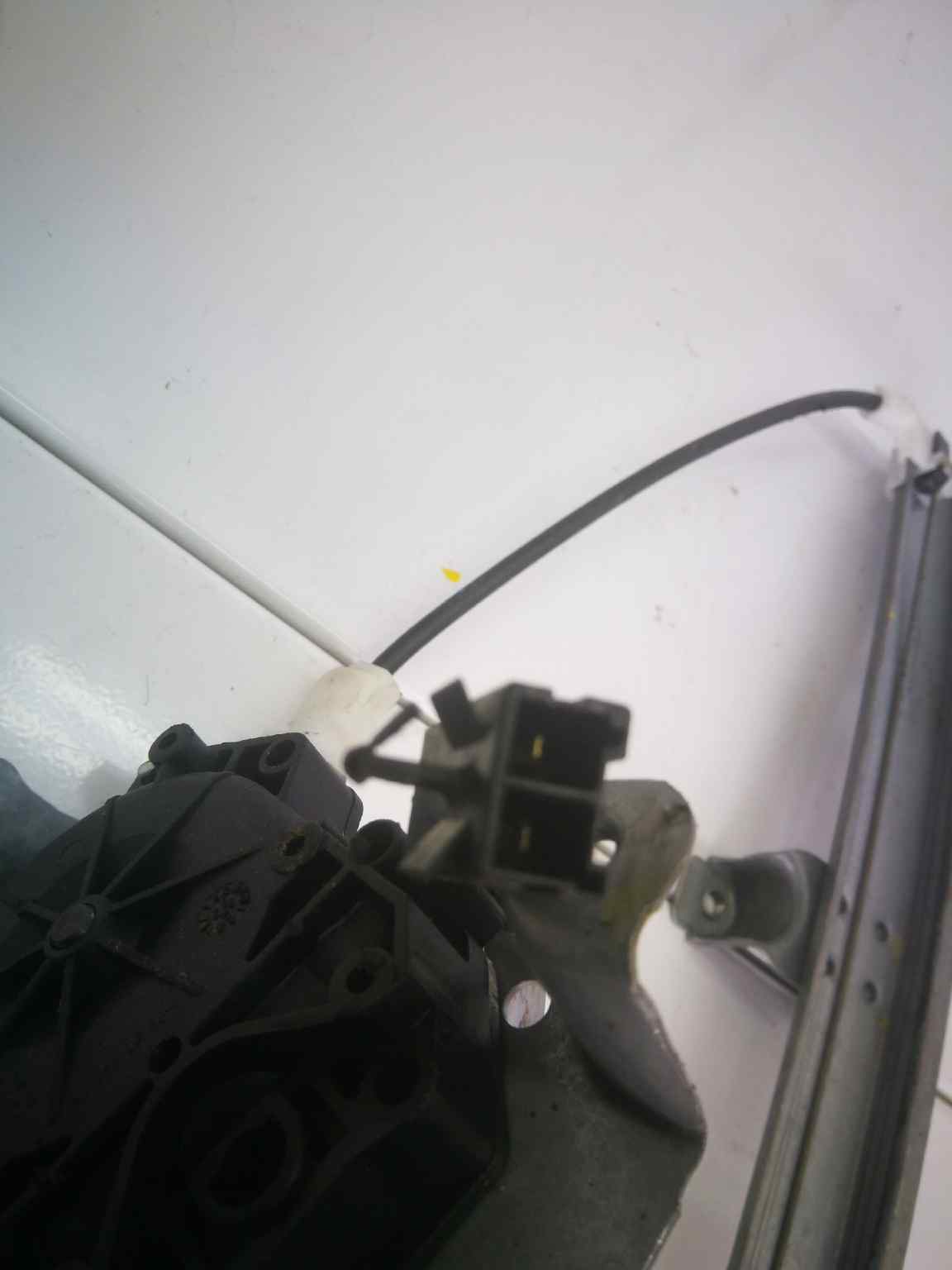 Elevalunas Delantero Derecho para Nissan Primera Berl./Familiar (P10/W10)