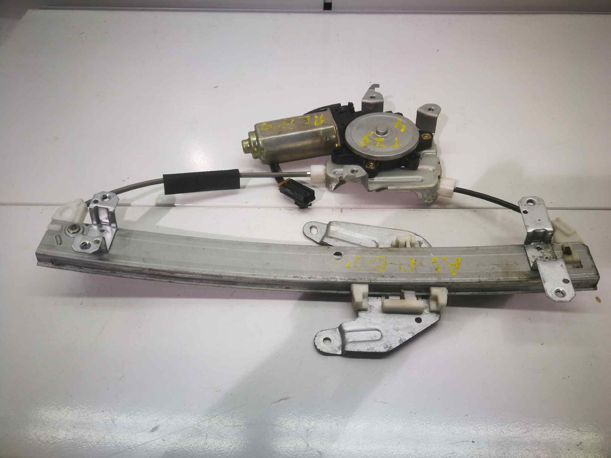 Elevalunas Trasero Izquierdo para Nissan Almera (N15)