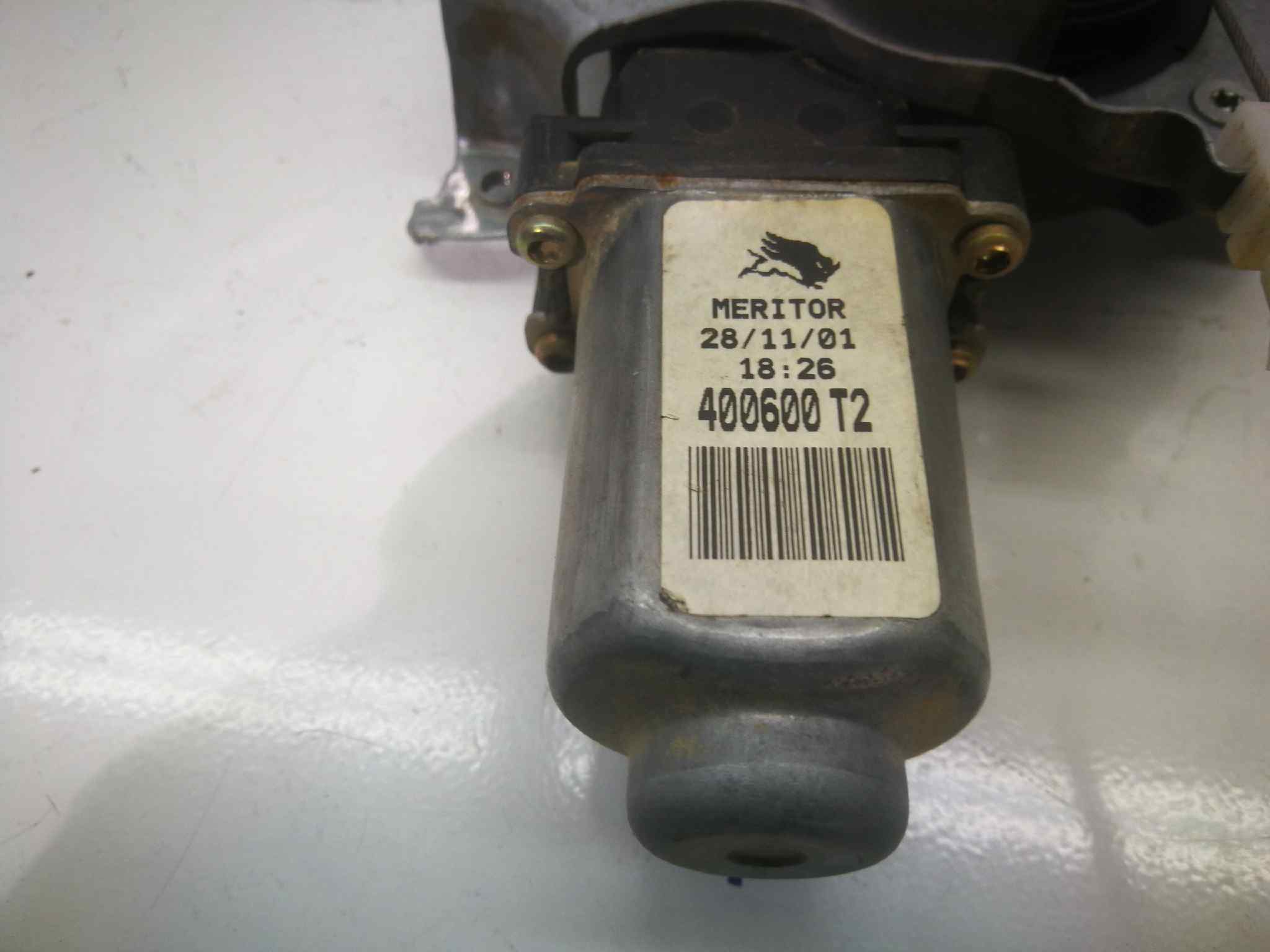 Elevalunas Delantero Derecho para Nissan Almera (N16/E)