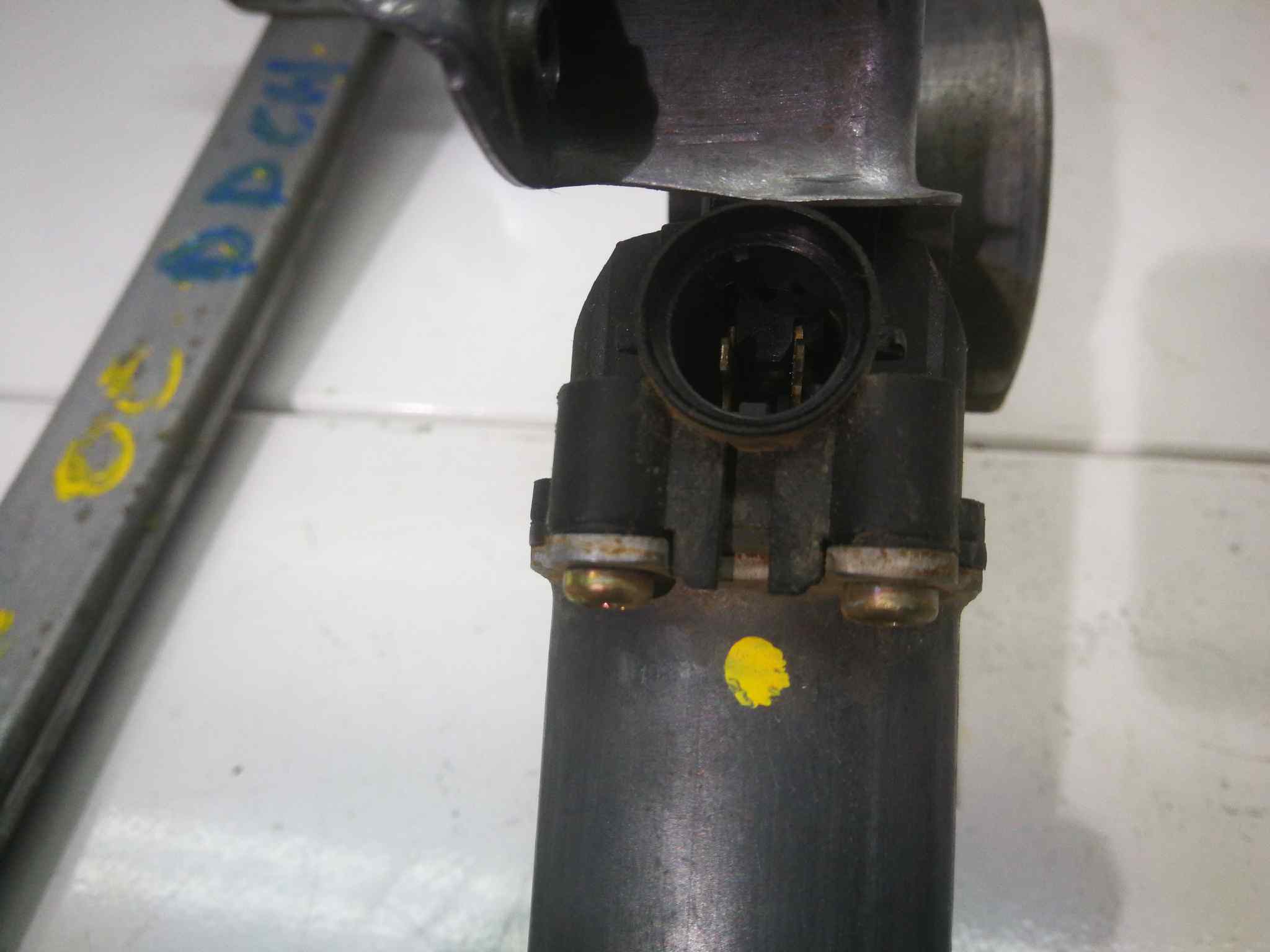 Elevalunas Delantero Derecho para Nissan Almera (N16/E)