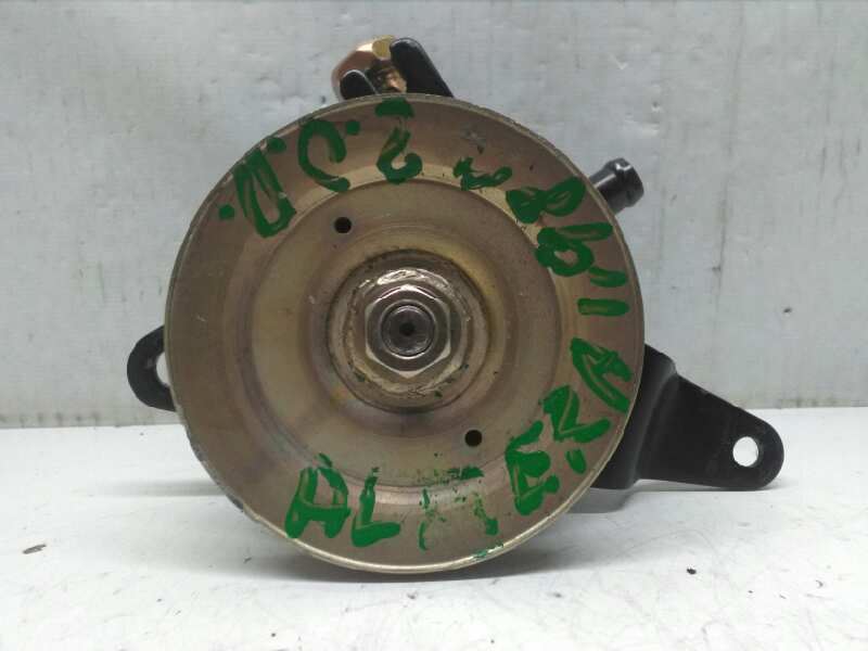 Bomba Direccion para Nissan Almera (N15)