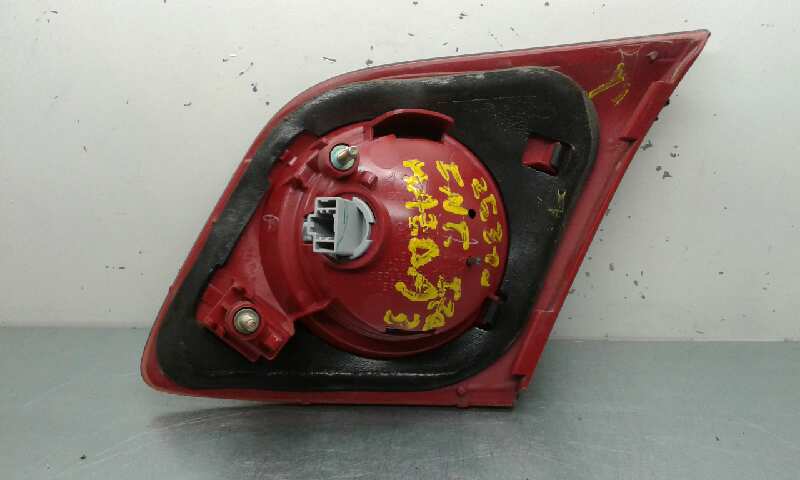 Piloto Trasero Izquierdo para Mazda 3 Berlina (Bk)